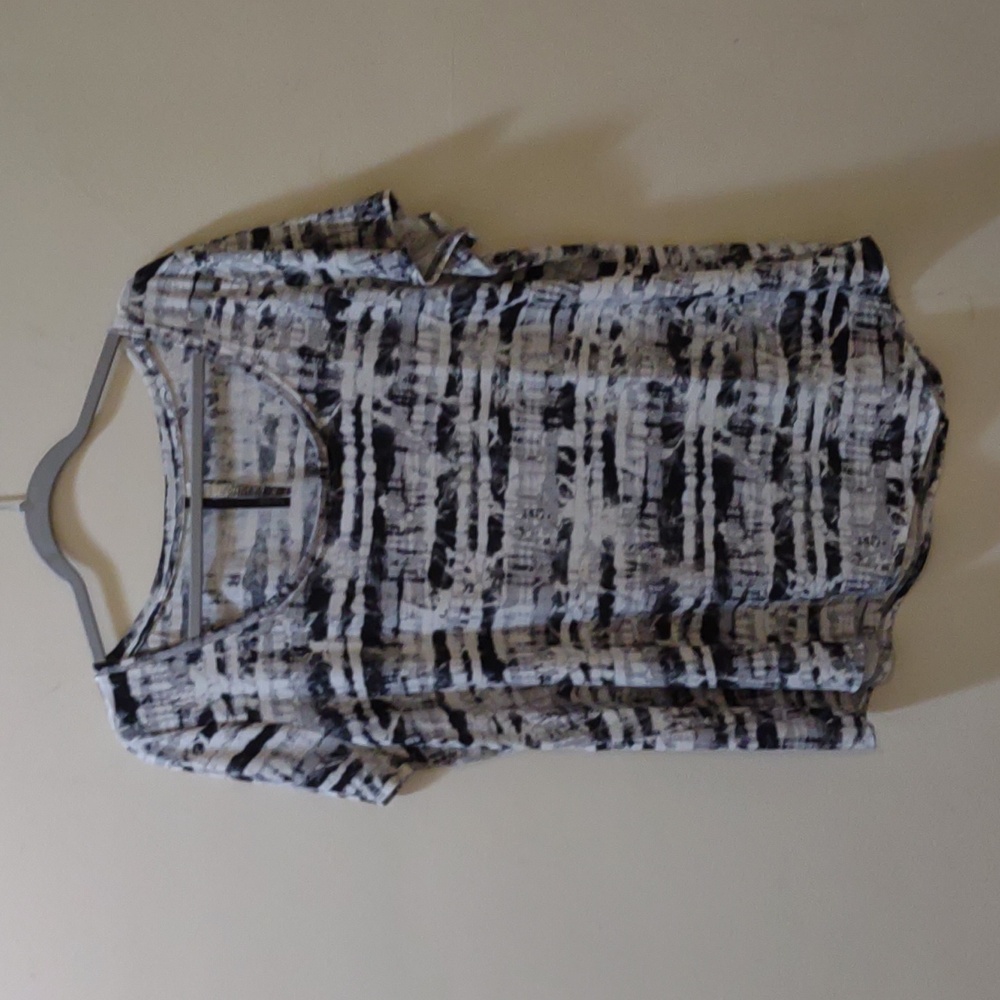 Kensie Women's Stamped Tie Dye Top with Asymetrical Hem
